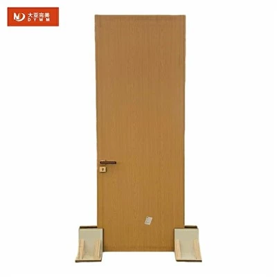 Puertas empotradas de madera maciza abatibles laminadas con PVC